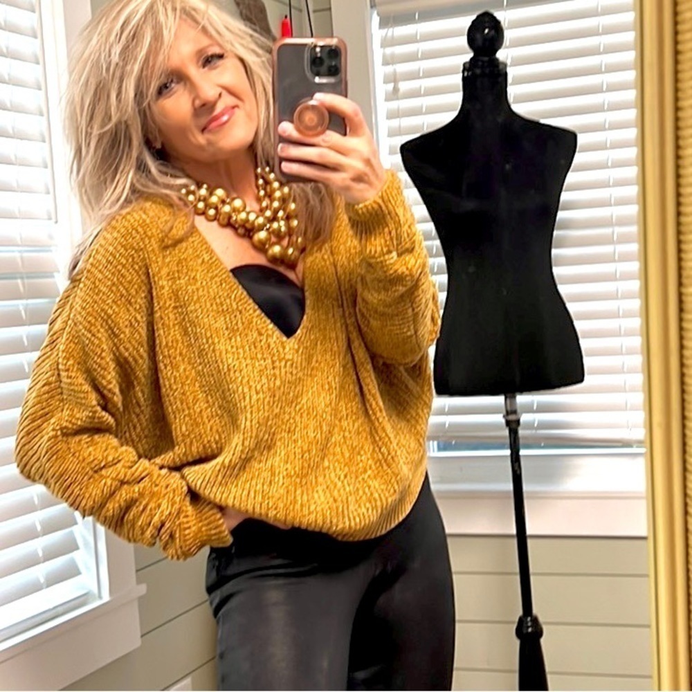 Double Zero,Sinfully Soft, Stretchy Sweater, Dolman Sleeves,V-Neck, Long Arms, M